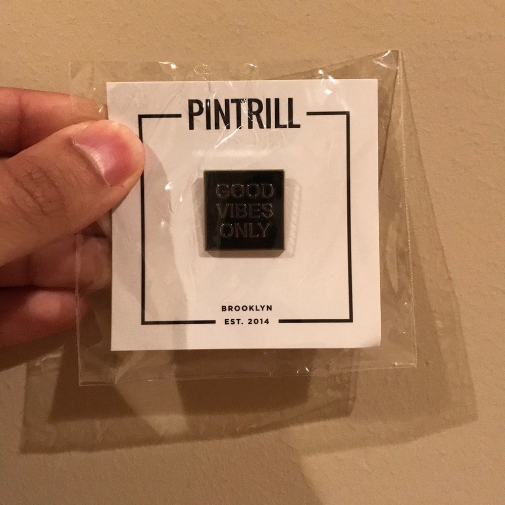 Good Vibes Only Pin